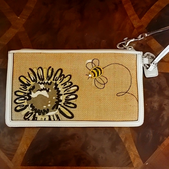 COACH EUC Ltd Edition Leafy 🐞 Straw Leather Tote Bag & 🐝Writslet ❤️ - Picture 15 of 16